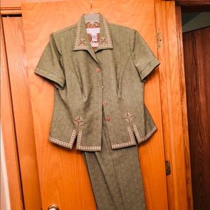 Professional pant suit